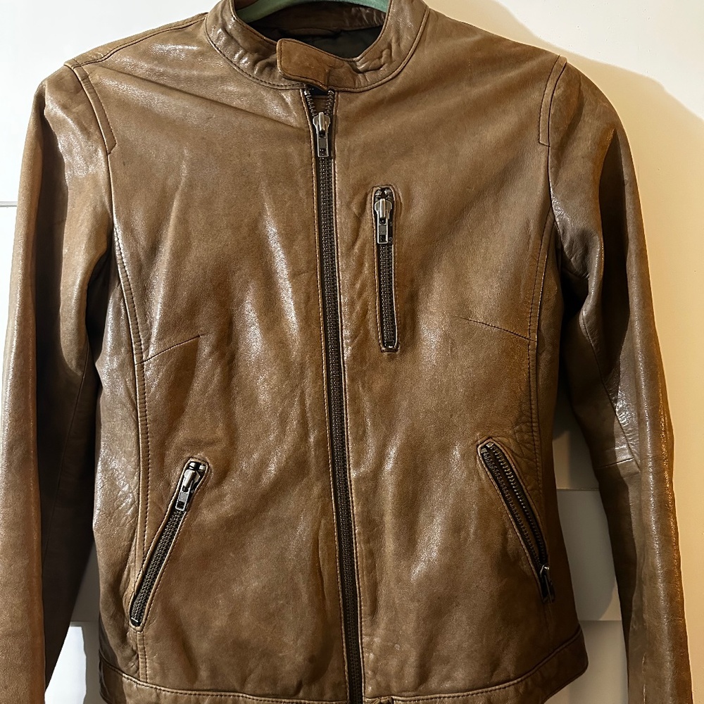 100% Leather Banana Republic women’s jacket